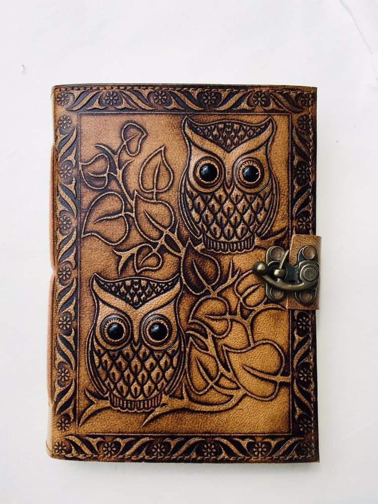 Embossed Owl Leather Journal With Lock Closure /5x7"/ 200 Recycled Handmade Paper

#USA #Leather #journal #Notebook #Diary #Australia #leathernotebook #leatherdiary #handmade #papercraft #MadeInIndia