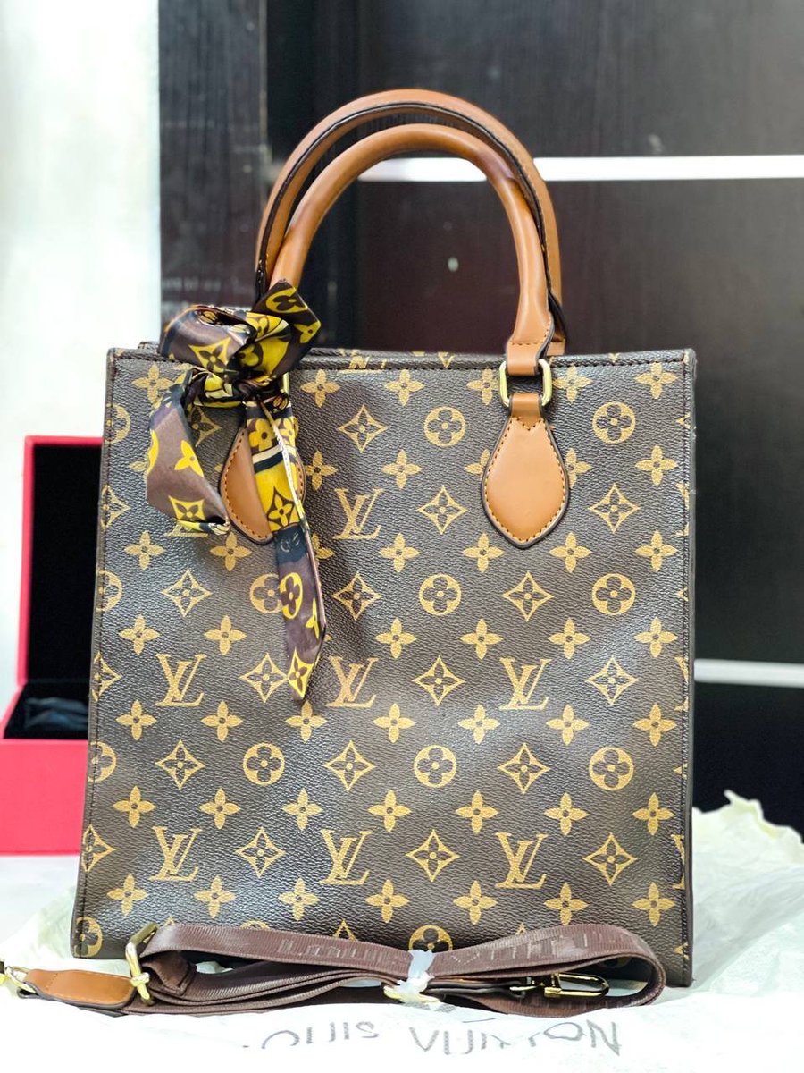 Ablizzylizzy's tweet photo. Slay without breaking the Bank with @Ablizzylizzy 

Quality and pocket friendly
DM to order

@leonard_kol @Ablizzylizzy https://t.co/Pl4LnKevgd