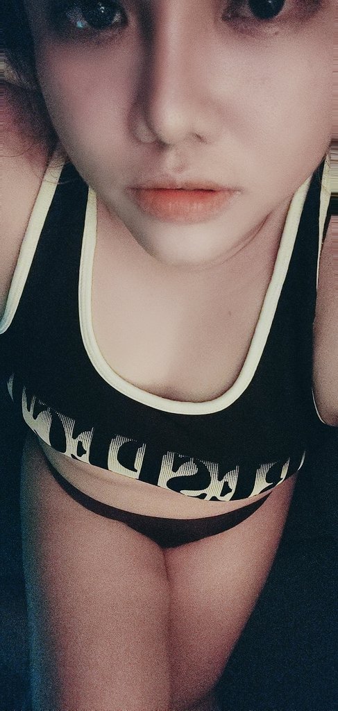 naree_69's tweet photo. เหงาาาาาาาา 🥹🥹🥹🥹

โซจูผสมเบียร์ ก็ไม่หวานเท่าเรานะ 🥹 https://t.co/IMNdWo4QJX