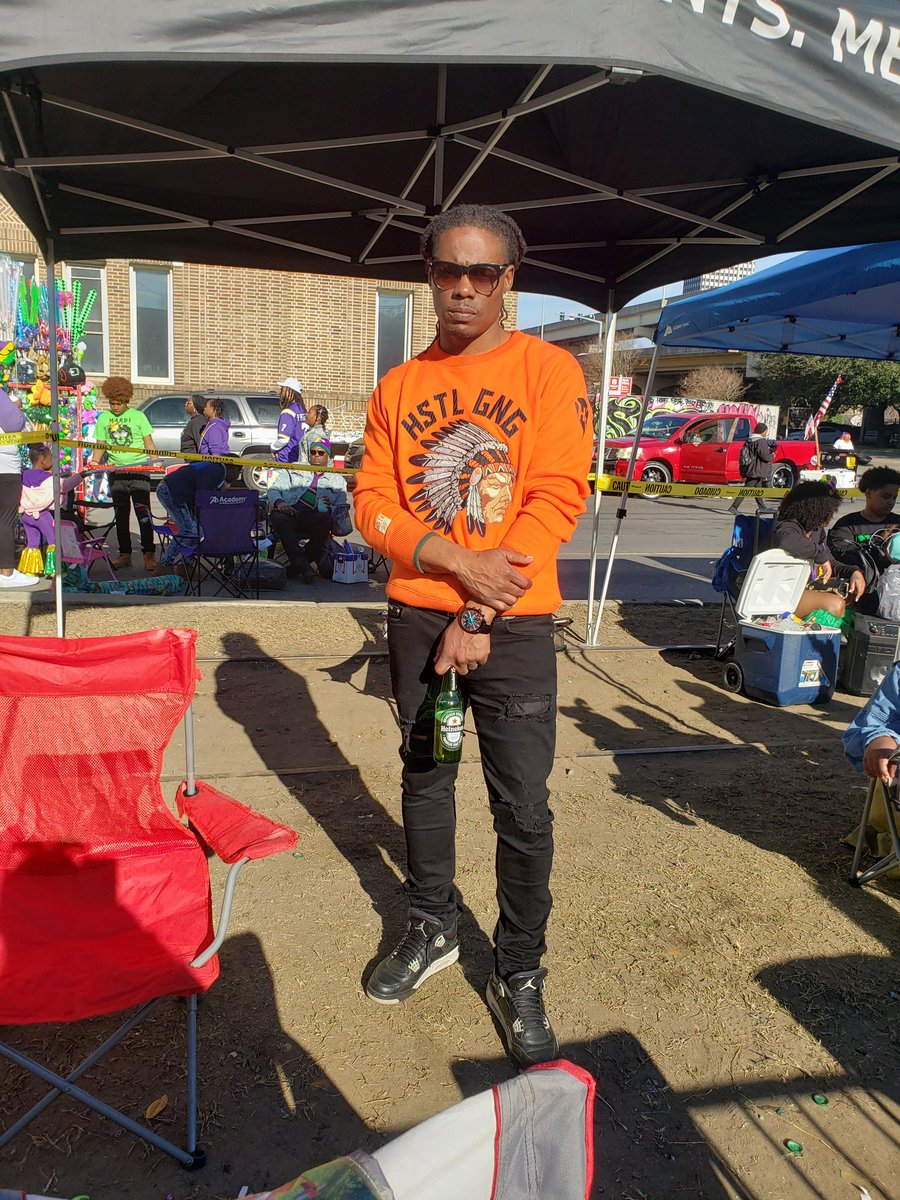 28lwelch's tweet image. Another trip around the calendar 📅!! #chapter43 loading!!