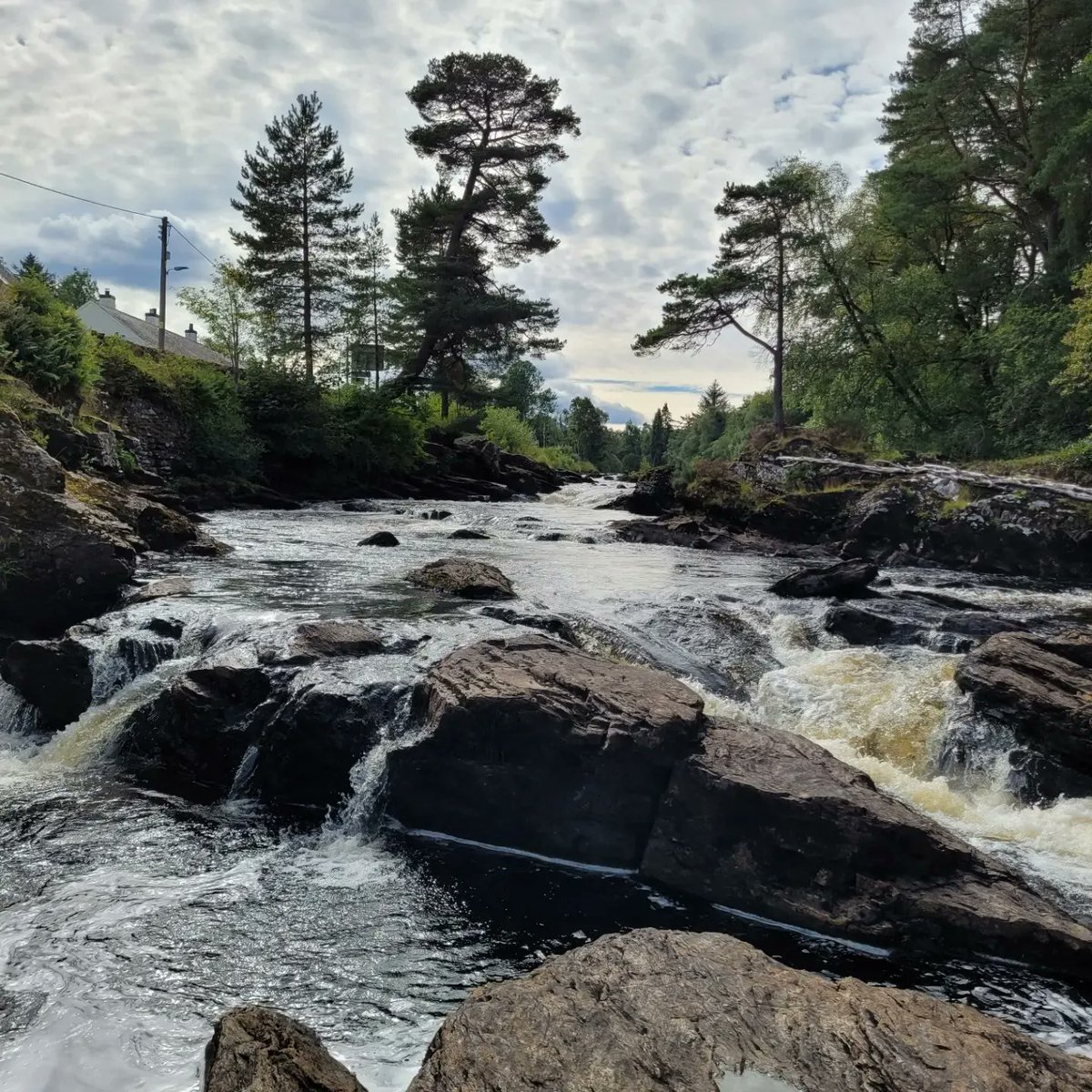 Russ704's tweet photo. Out and about being Scottish tourists today.
#LochLomond #Luss #FallsOfFalloch #FallsOfDochart #Killin #ScottishTourist #Scotland https://t.co/Xzr7VorMbj