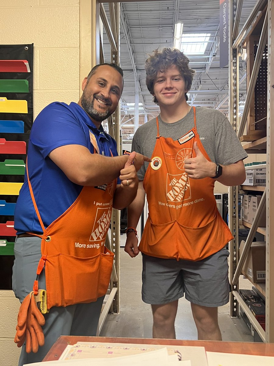 alliwilson75's tweet image. Store manager Moose with hardware associate Nate after conducting his 30 day check in. #30daycheckin #thevue @DeermanLinda @Moose5HD @DavidCHauck