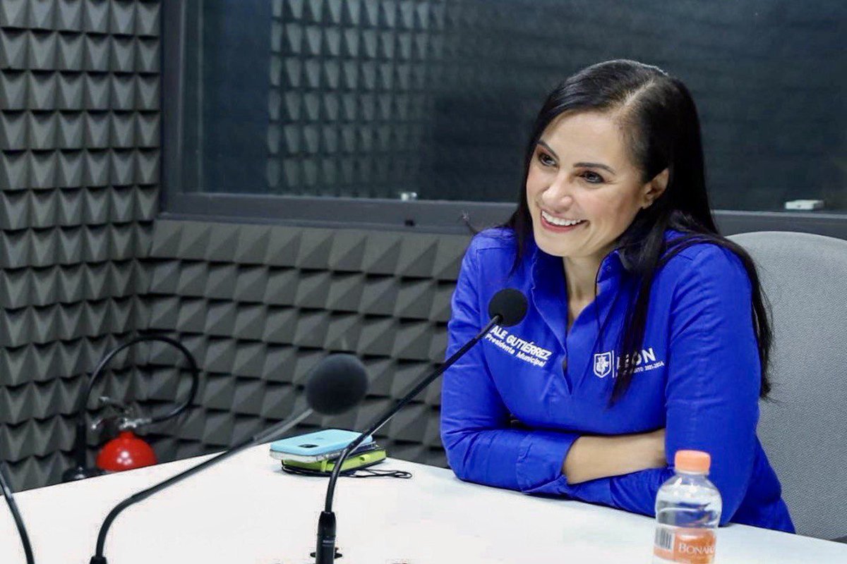 AleGutierrez_mx's tweet photo. Ha sido un gusto😃 comenzar el día conversando con @ritazamora18 y su auditorio de @_enlinea , sobre la cartera de proyectos para #León en obra social, infraestructura hidráulica, espacios públicos e inversión en seguridad. https://t.co/1944fMk8gM