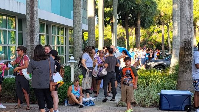 lwilliamsCSC's tweet image. Today was #Booksgiving 2022! @cscpbc provided books to teachers for their classrooms K-5. We had well over 500 teachers wrapped around our building starting at 7am! Thanks teachers for all that you do! So proud of my team for such a special event! @pbcsd