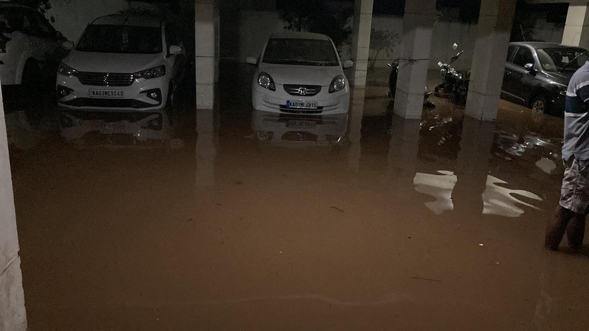 birendrabpl's tweet photo. We residents of #GcnWhitepalms #BorewellRoad #whitefield facing water logging. Its storm water wich entered into parking&amp; filled lifts, water sumps, electric panels. Basic life is at challenge. Request authorities to help and take imediate measure. @BBMPCOMM @bbmpcommr  @WFRising https://t.co/yYNnXFT98U