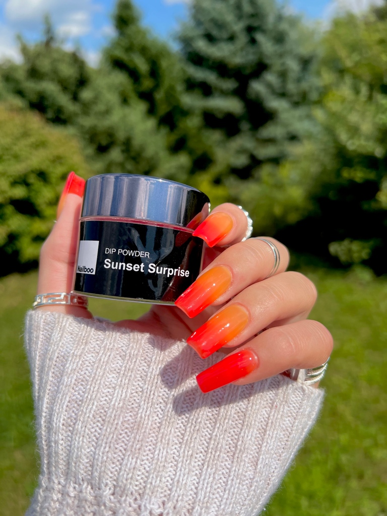 Nailboo on X: Keep your energy bold and bright all week long with this  vibrant color changing dip powder ☀️ #SunsetSurprise   / X