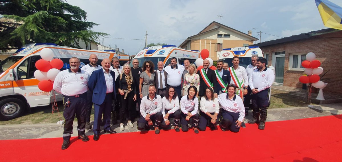 carettamc11's tweet photo. Da dieci anni grazie all'impagabile impegno del pres. #FilippoGaluppo e dei volontari della #CroceBianca Whiteboard Cross O.D.V. possiamo contare su questa meravigliosa realtà solidale.Un onore partecipare all'intitolazione della Sala Corsi “Mariani dott.Angelo”.@FratellidItalia https://t.co/xzDzl8vRzy