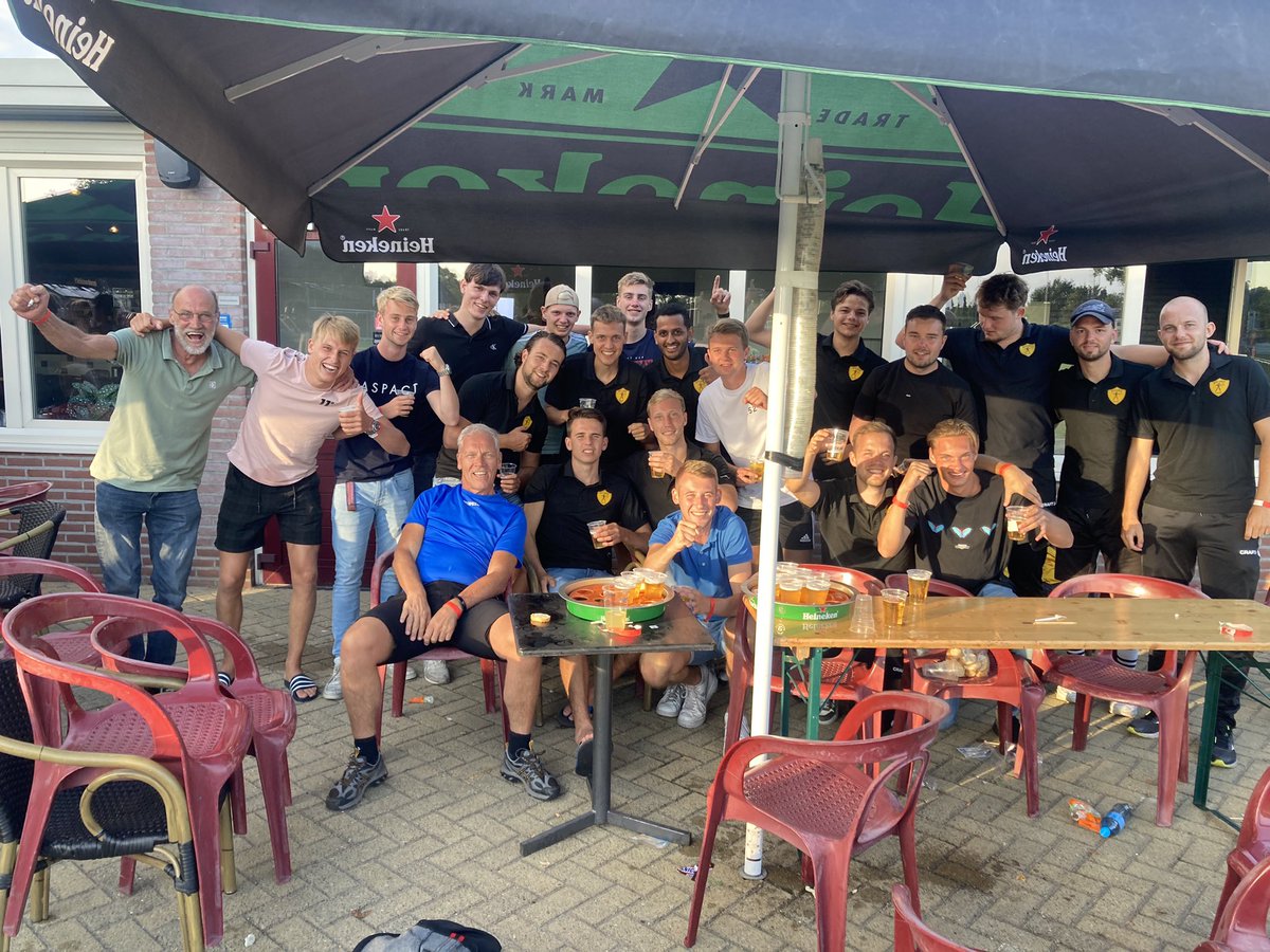 In korte tijd meer succes dan de zondag, zeggen ze. <a href="/Alcides1907/">Alcides♔</a> 

K A M P I O E N! 🏆