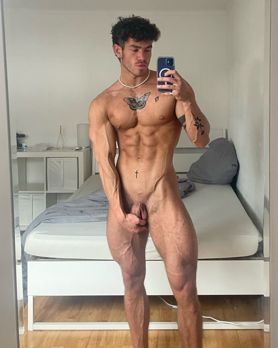 MarcoMo44503385's tweet photo. 🤤👅 https://t.co/SIp25VtzD8