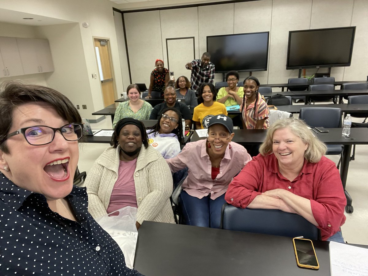 RelleBrandon's tweet image. Had a great Saturday morning with these DEDICATED 3-5 ELA/SS teachers exploring the changes to the @La_Believes 3-5 ELA Guidebooks curriculum! @AmericanReading @ebrpschools