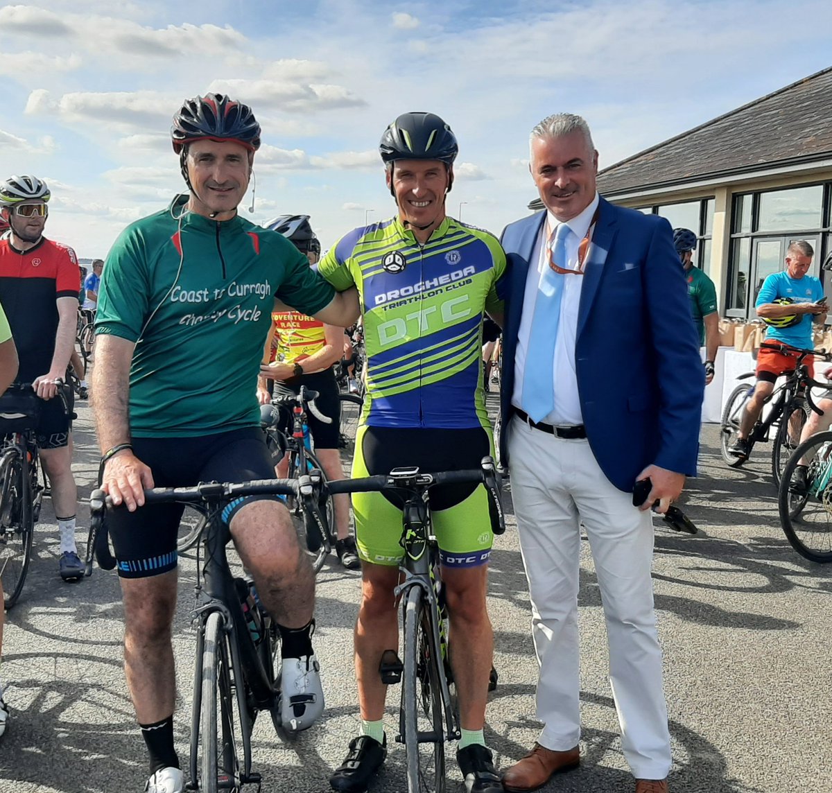 shufflershev's tweet photo. What a day on the bike, great to get to ride alongside @AP_McCoy (on 2 wheels) Such a well run event for a great cause and in memory of the great Pat Smullen and Olive Lynch. Thanks @McevoyEamonn for a super day 👍
#coasttocurragh #cancertrialsireland

https://t.co/irJ1OIxsu7 https://t.co/7JzZ1wgNvn