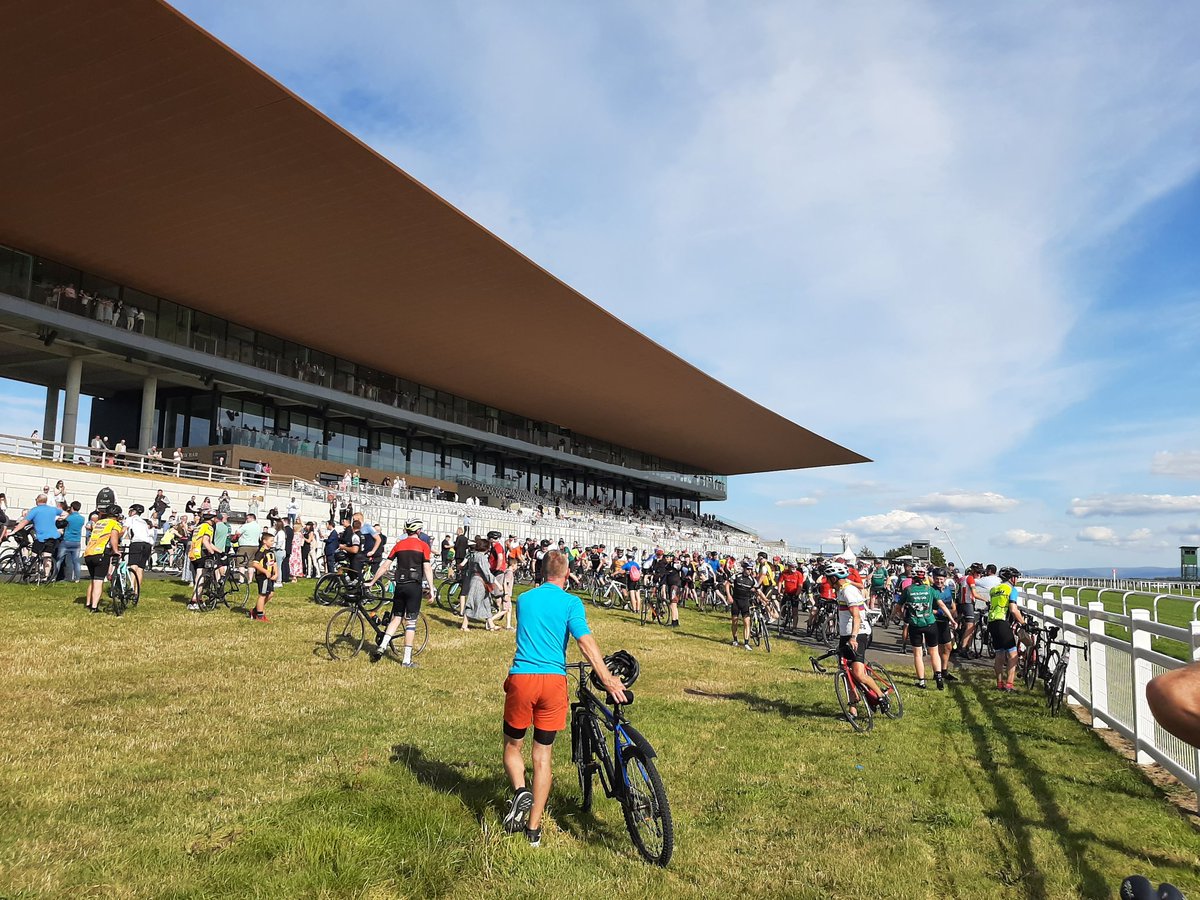 shufflershev's tweet photo. What a day on the bike, great to get to ride alongside @AP_McCoy (on 2 wheels) Such a well run event for a great cause and in memory of the great Pat Smullen and Olive Lynch. Thanks @McevoyEamonn for a super day 👍
#coasttocurragh #cancertrialsireland

https://t.co/irJ1OIxsu7 https://t.co/7JzZ1wgNvn