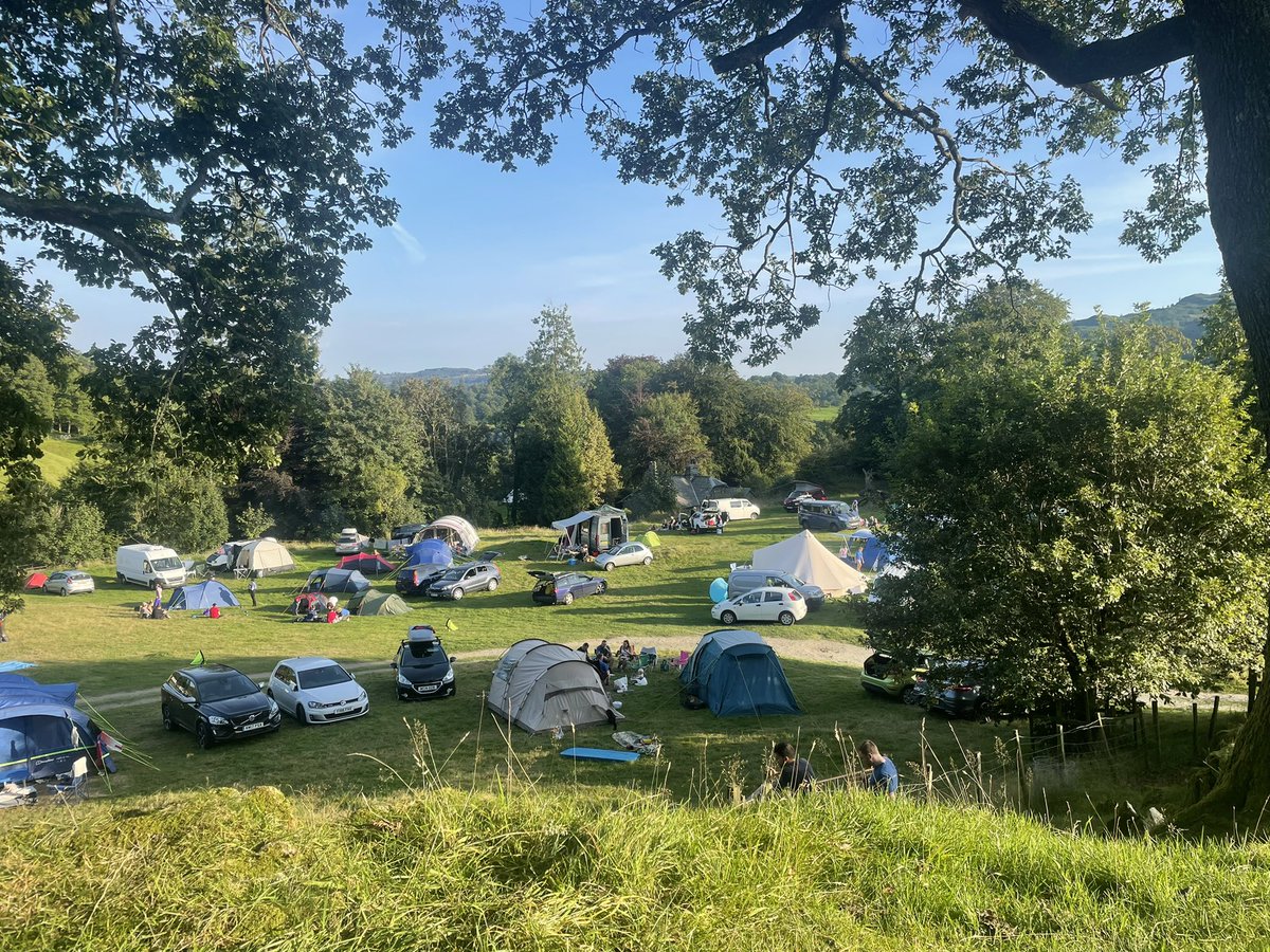 Emma Moore tweet media