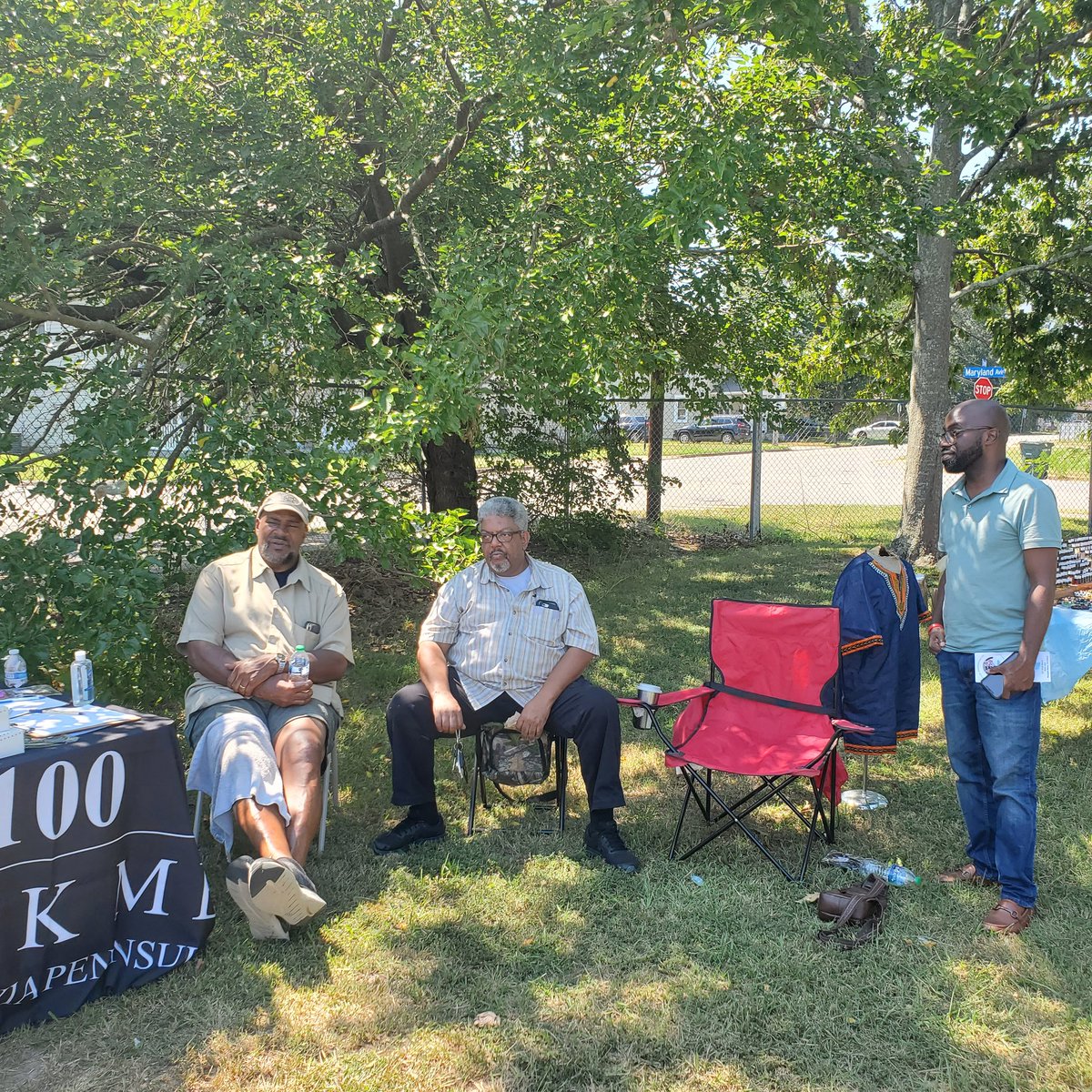 100BlackMenVA's tweet photo. Supporting the Do Gooders of Hampton Roads at their Back Pack Drive. #VaPen100 https://t.co/6Etl6AJ3RX