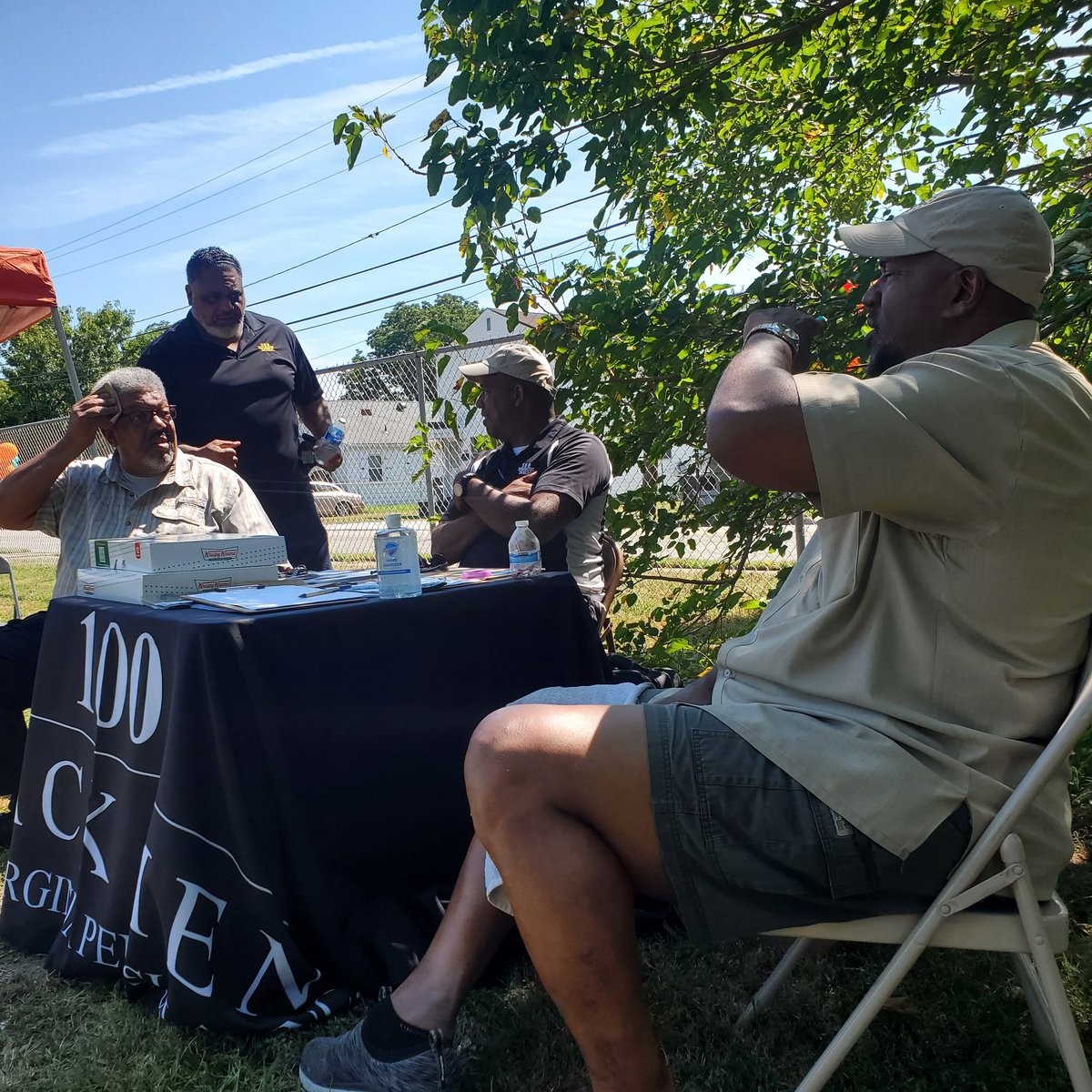 100BlackMenVA's tweet photo. Supporting the Do Gooders of Hampton Roads at their Back Pack Drive. #VaPen100 https://t.co/6Etl6AJ3RX