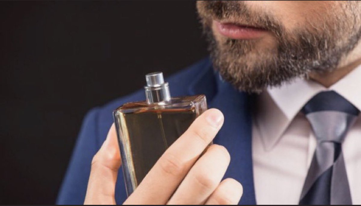 بما إني مهووس عطور بسوي لكم ثريد لأفضل العطور بالنسبة لي اعرف انها فكرة مُستهلكه لكن أقدر اضمن لكم بما اني من محبين العطور المميزه أنه بيكون ثريد مُختلف ومميز وبيكون مناسب أصحاب الذوق الفخم كل ثريد عطور نحصل نفس العطور مكرره خلينا كلنا نشارك بعطر حلو ومو معروف
( فضلها وارجع لها )