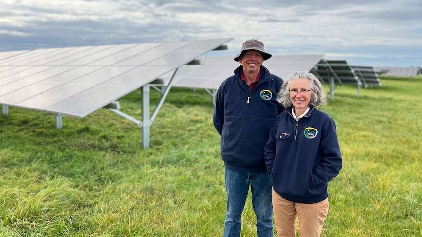 Where there is a will, there is a way 🌞
Investment in renewable energy has helped an organic dairy farm slash electricity costs from almost $100,000 p.a. to just $15,000. 
Sandra Jefford expects the project to pay for itself in 7 years 🙌

abc.net.au/news/rural/202…

#VisibleFarmer