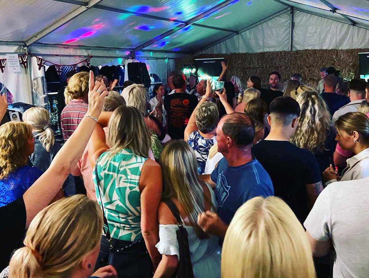 ChrisHainestuns's tweet photo. Cracking first day at the @3tunspub beer festival thanks to everyone who attended. https://t.co/3Yj9nlPGoz