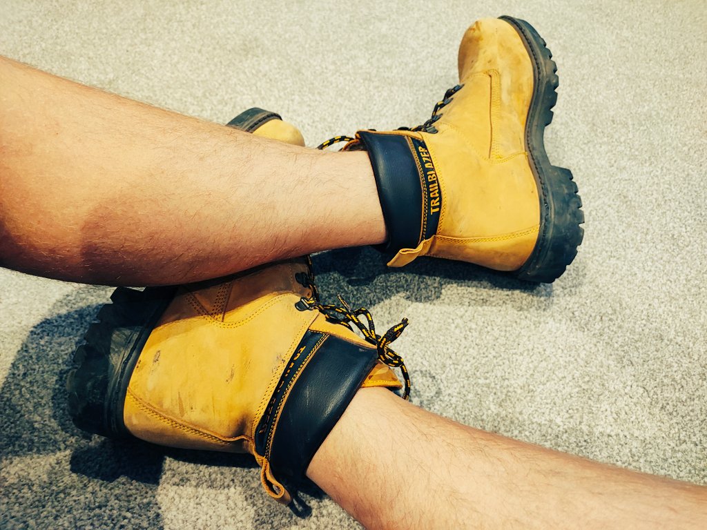 BritLad2000's tweet photo. Making my comeback to Twitter after a 3-day Twitter jail 🫣. I've been hard at work in the meantime... 😎🧦 #footworship #footfetish #boots https://t.co/cSbRoqFHDU