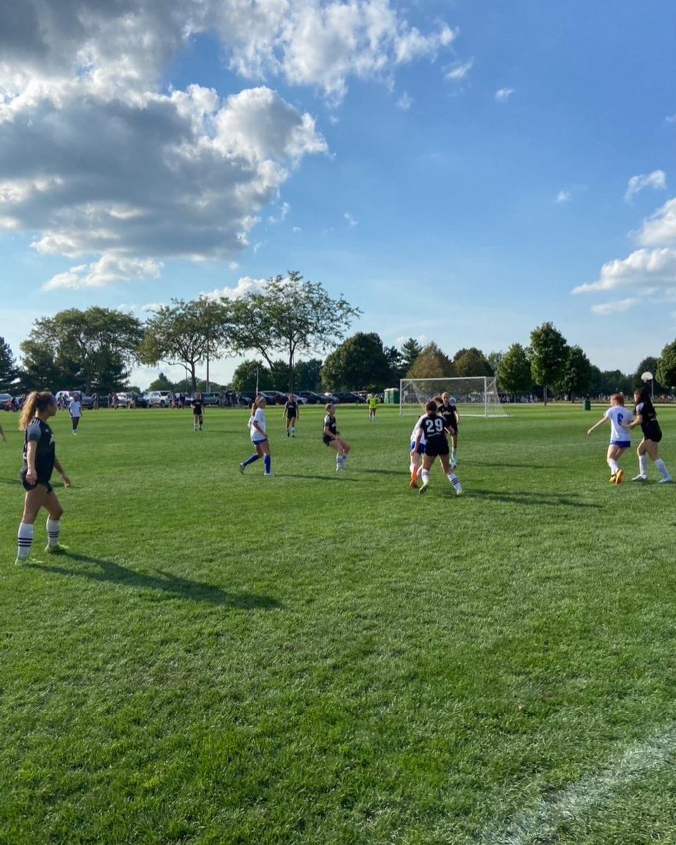IndyPremierSC's tweet photo. Fall HS Players getting some competitive matches in the Windy City! #wekeepplaying⚽️ #premierandproud https://t.co/htn4hTlPiv