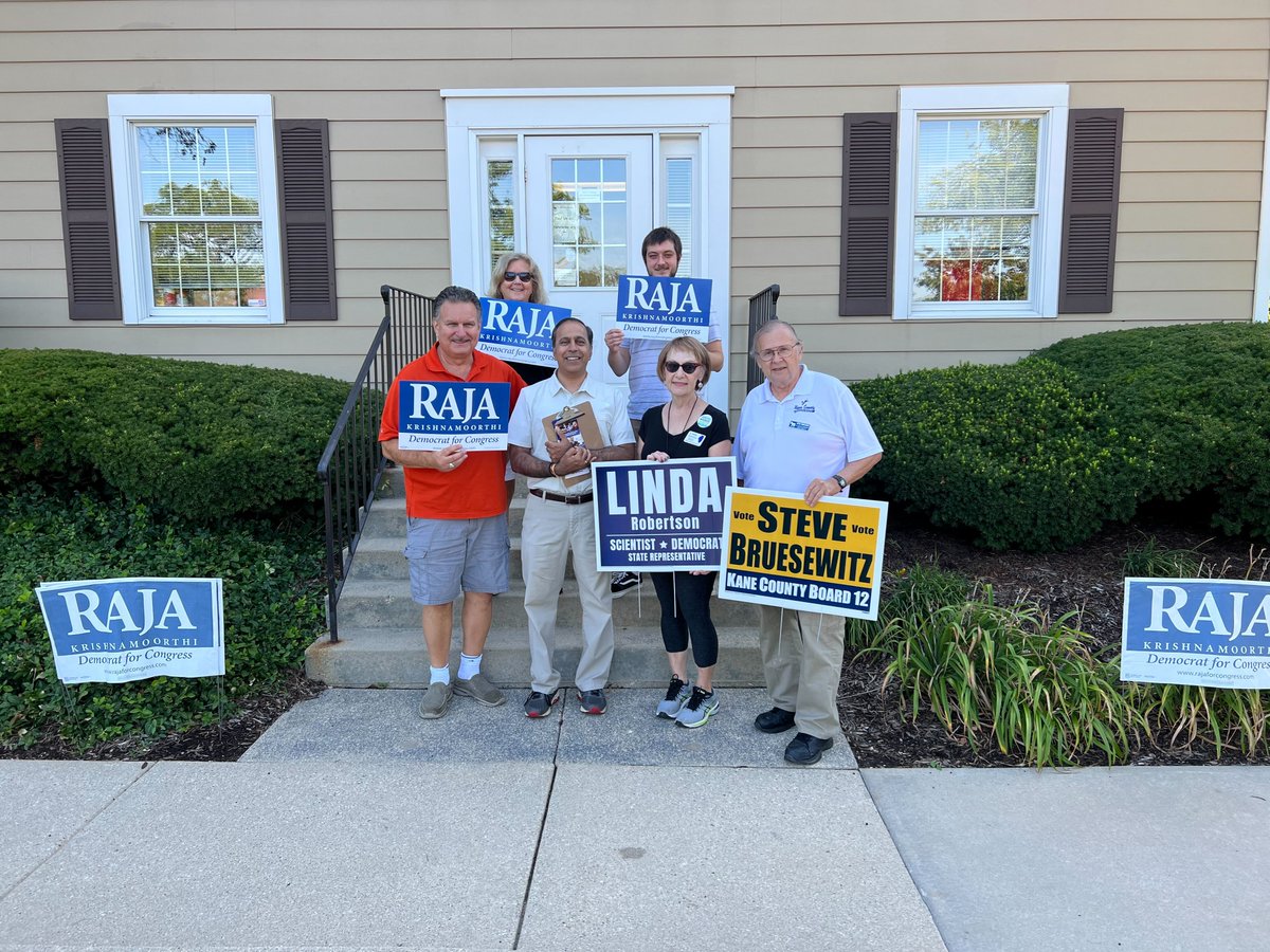 voteLinda65's tweet photo. Thank you to @RajaForCongress and all the folks who came out for the @KaneDems canvass today! Linda enjoyed listening to more voters and telling them about her plans to protect choice, climate, and our communities. #LindaListens #il65 #KaneDems #VoteLinda #twil https://t.co/QVpgGEkD6W