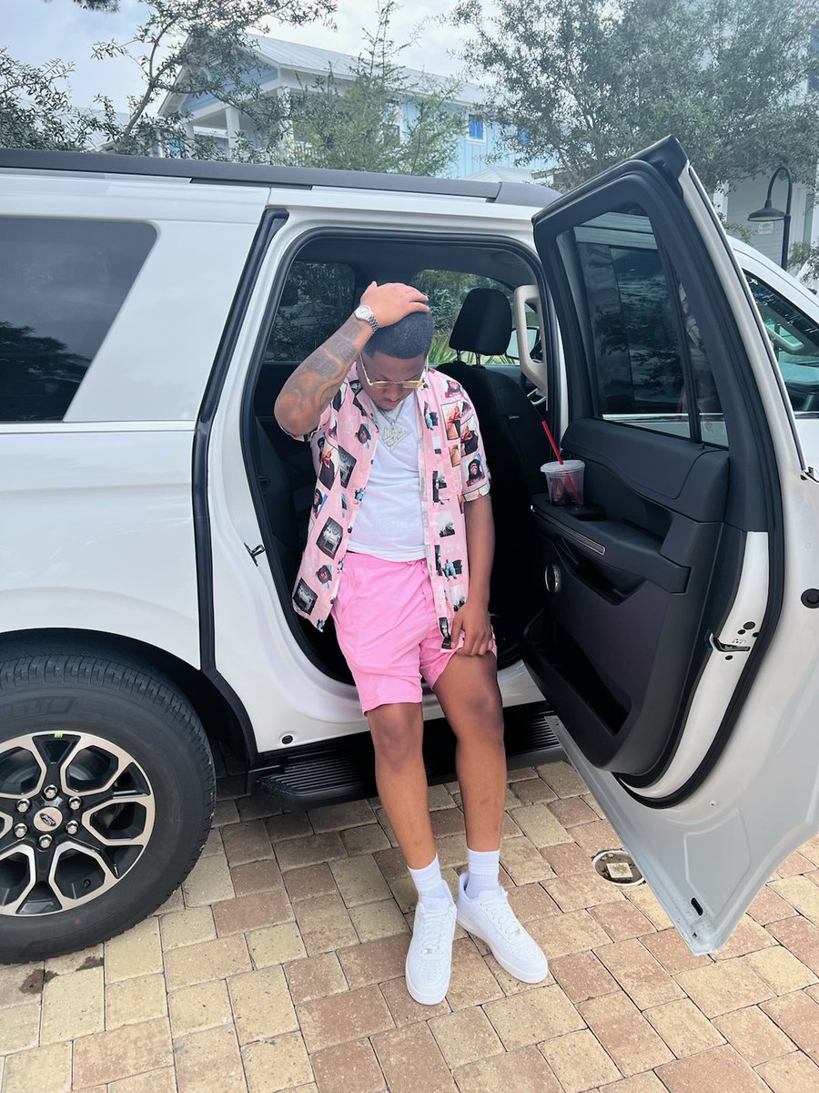 IsaiahConner5's tweet photo. Jackin off my pockets tryna make this money cum💰⏳my time here, 1of1. https://t.co/X9ZIY65hYw