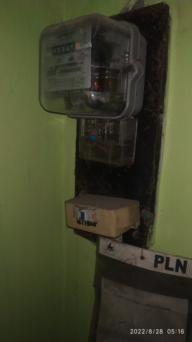 Rifaimaspak's tweet photo. Pagi @pln_123  mohon di cek ya rumah ibu saya meteran nya mati gak mau hidup cek https://t.co/mCSxtzPN0B