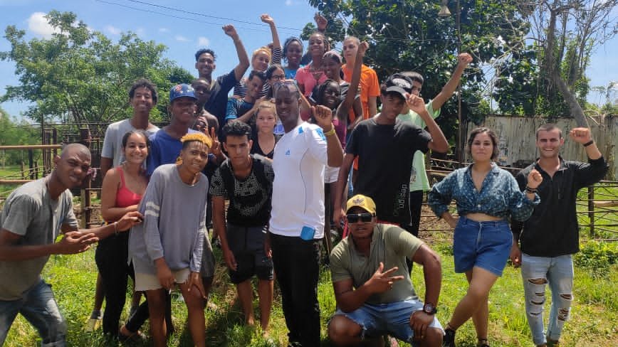 DarmandMusic's tweet photo. ¡Tremendos los campamentos de verano! 😎 Una revolución en todo el país #VamosConTodo💙🇨🇺 https://t.co/rarSJetWuc