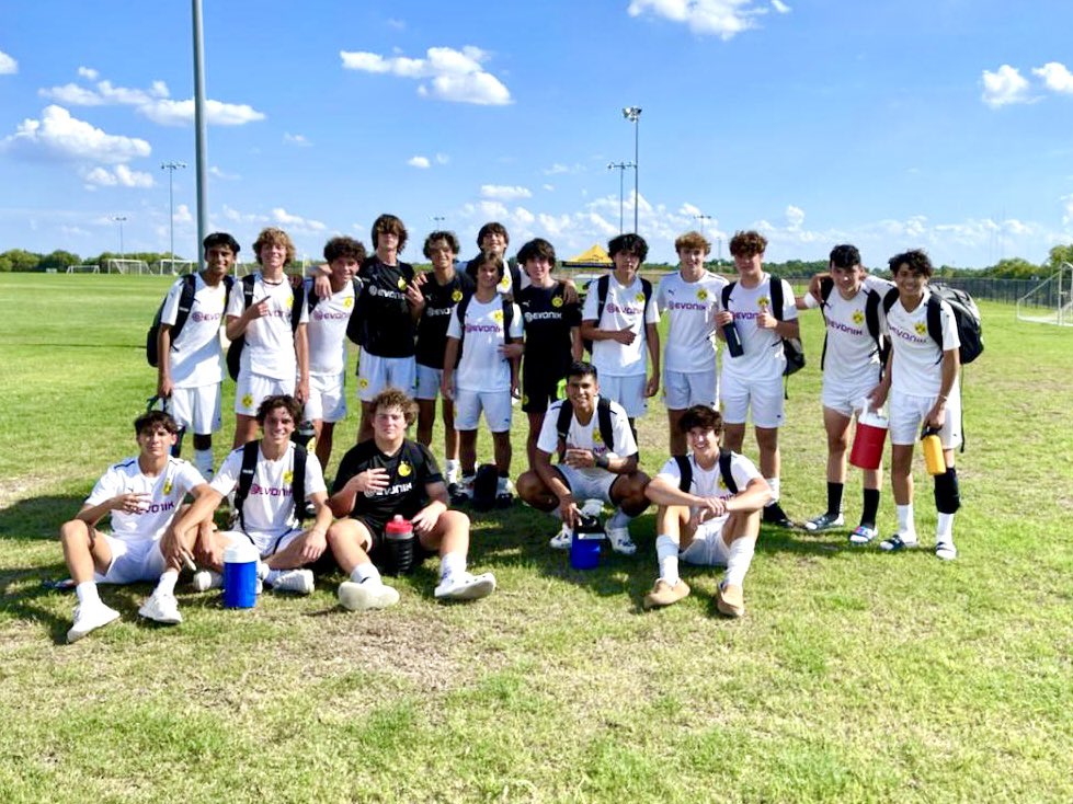 BVB06BECRL's tweet image. That’s a WIN after 90’

           BVB 3
     OK Energy 2

Great way to start the season! 🖤💛
@bvbiantx @ECNLboys @ImCollegeSoccer @TopDrawerSoccer @TopPreps