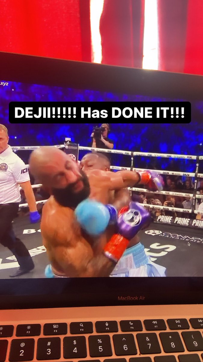 OfficialDoer's tweet photo. @Deji Deji had this @fousey BLEEDING https://t.co/7eEF9nOOf8