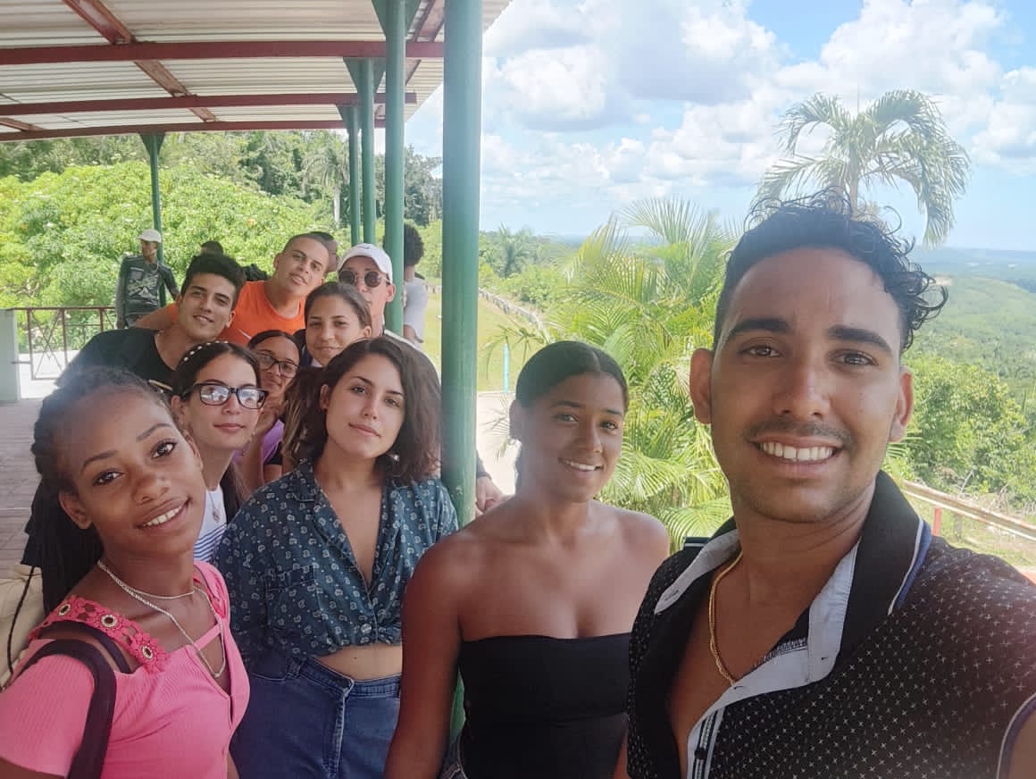 DarmandMusic's tweet photo. ¡Tremendos los campamentos de verano! 😎 Una revolución en todo el país #VamosConTodo💙🇨🇺 https://t.co/rarSJetWuc