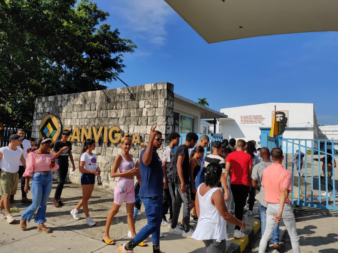 DarmandMusic's tweet photo. ¡Tremendos los campamentos de verano! 😎 Una revolución en todo el país #VamosConTodo💙🇨🇺 https://t.co/rarSJetWuc