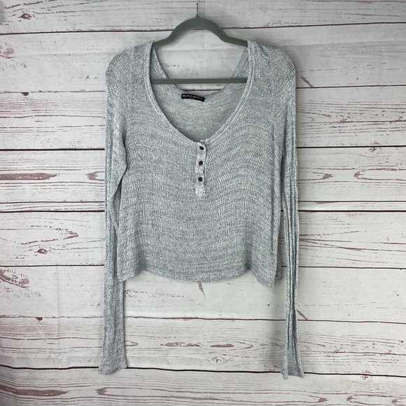 HauteCrave's tweet photo. So good I had to share! Check out all the items I'm loving on @Poshmarkapp from @houseonflora #poshmark #fashion #style #shopmycloset #absolutelyfamous #anewday #brandymelville: https://t.co/pjUMcCj4Ou https://t.co/r5wCzVJUuL
