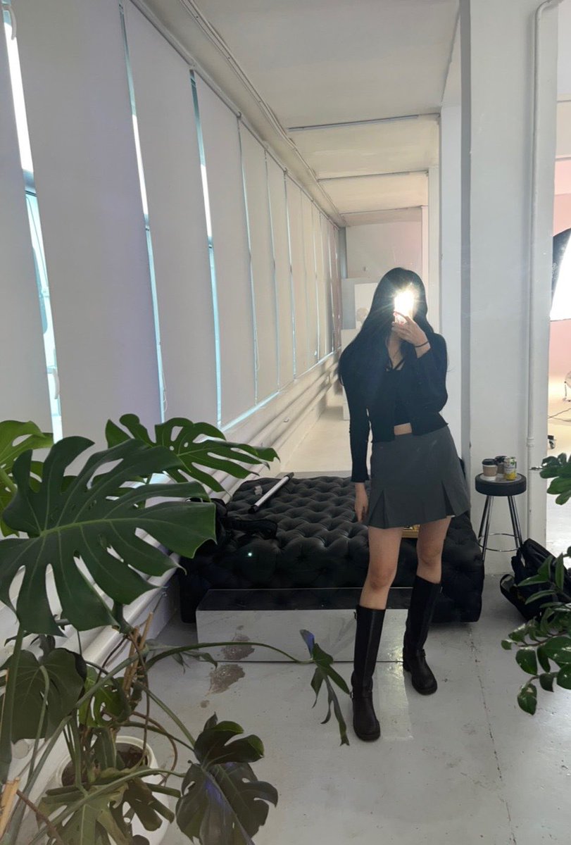 portaleverglow's tweet photo. [☕️ • TRAD] Atualização da 💚 no ☕: 

Título: “😎” 

Conteúdo: “Bom dia” https://t.co/O2uaRoIFie