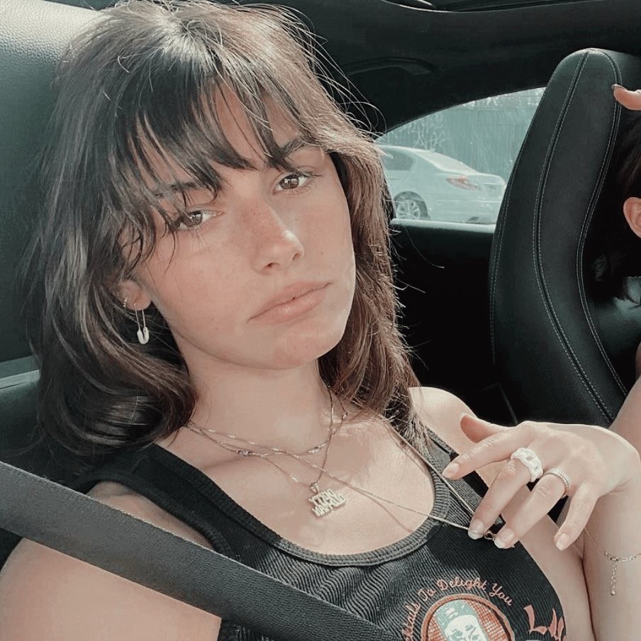 ᅠ

ᅠ
    
         ۰⸼ ۫𖧷 ━━━ 𝓢𝐄 𝐁𝐔𝐒𝐂𝐀 ❜ 📣
         ❪  𝗡𝗘𝗪 𝗚𝗘𝗡𝗘𝗥𝗔𝗧𝗜𝗢𝗡  ❫ . ࣪ ❍
         ⸝⸝ pj basado en 𝐠ilmore 𝐠irls.
         ₊⠀. ⊹ (nombre) 𝐅orester.
         ⌗ familia: dean + jenny.
         ⌗ fc ⤻ info en dm!  |   𝗥𝗧?
     
ᅠ