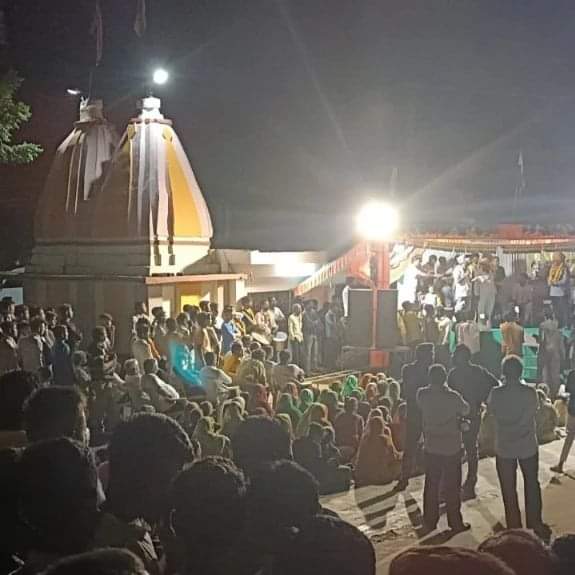 aapfbdofficial's tweet photo. गुजरात की ये चंद तस्वीरें देखिए। गाँव गाँव में रात को “आप” की सभायें हो रहीं हैं। पूरे के पूरे गाँव “आप” में शामिल हो रहे हैं। बड़ी संख्या में भाजपा और कांग्रेस के ज़मीनी कार्यकर्ता “आप” में शामिल हो रहे हैं। 

हम सब मिलकर सरदार पटेल और लोगों के सपनों का गुजरात बनायेंगे| https://t.co/3nFpftXbzI