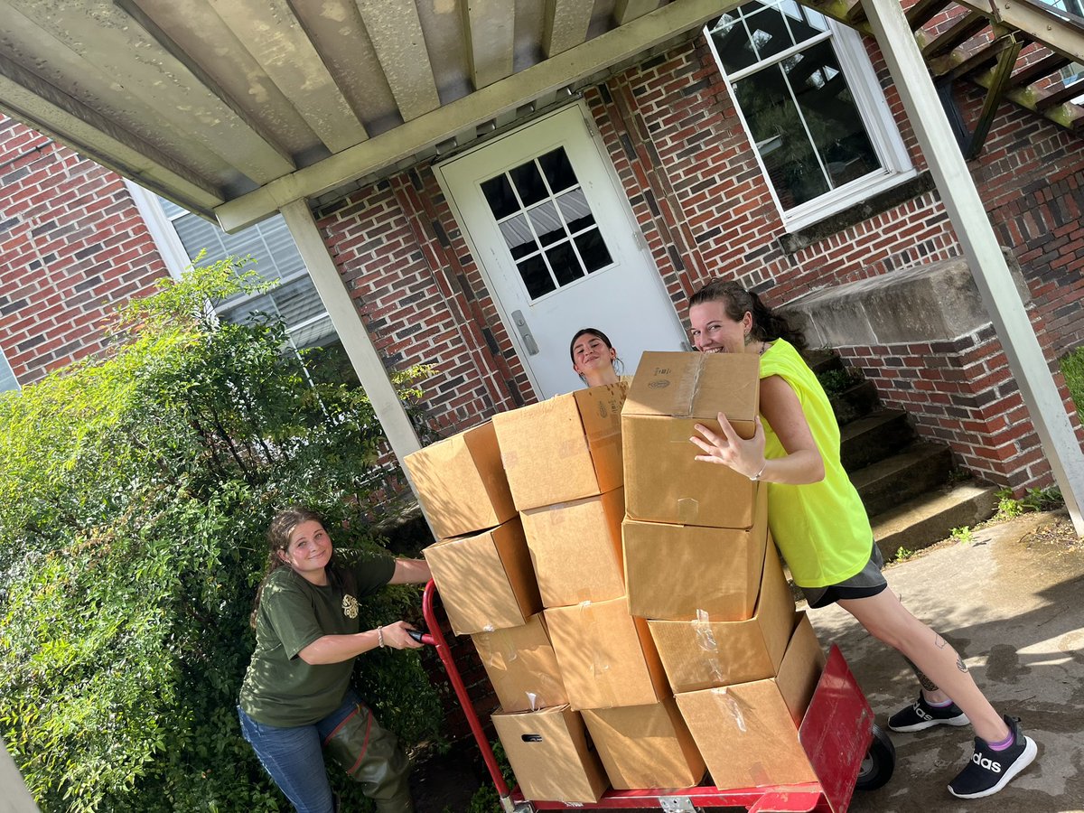 msa_w's tweet photo. Super proud of these Sr. Beta Club members who spent their soggy Saturday volunteering with the library folks to move boxes and boxes and BOXES of books today! #thisishowwedoit #becauseweareWEST https://t.co/UrXCqqyszl