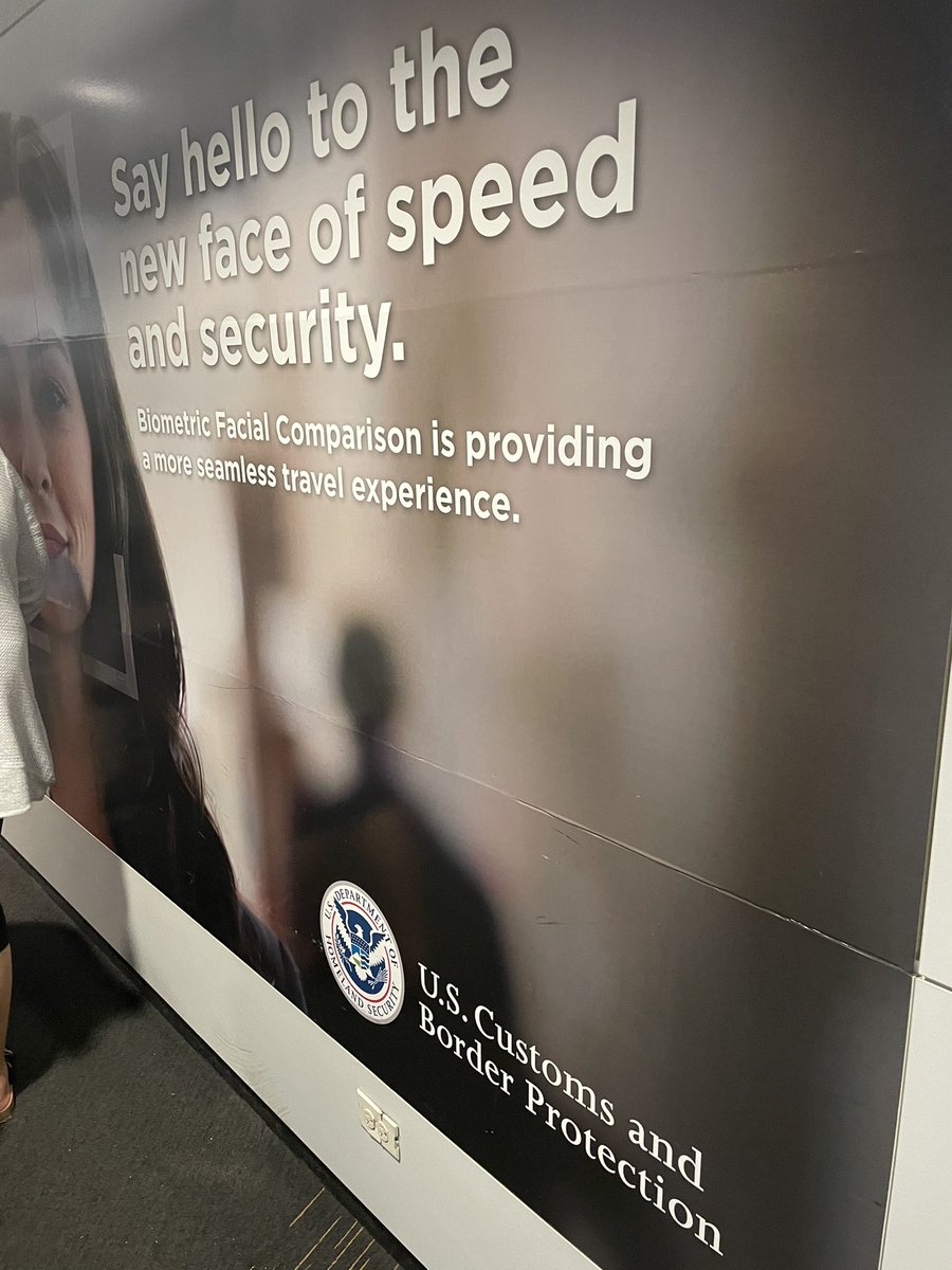 Krueger911Mark's tweet photo. @USCustomsandBo1 As I’ve been standing in line for over an hour at ORD waiting to go through customs. https://t.co/sMp1SgvQOZ
