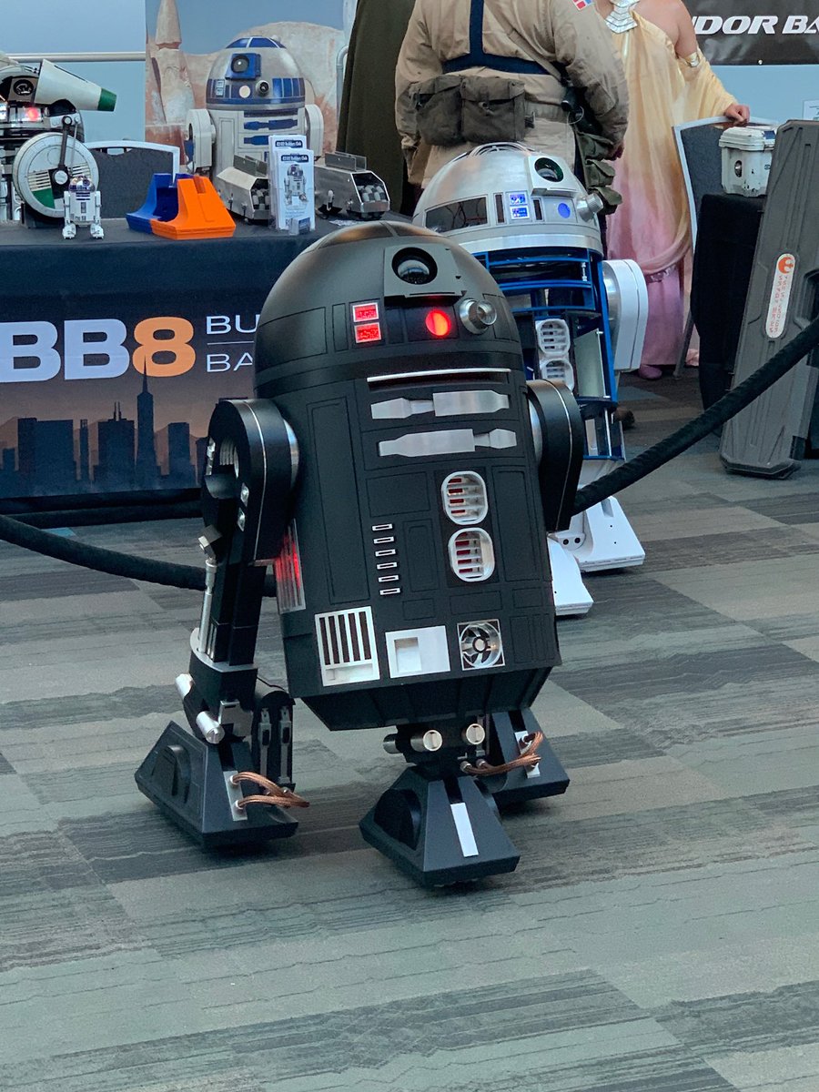 MsHaughs's tweet photo. Canβt get over how many cool robots we saw at @SiliConSJ! Now to figure out how to help my Ss turn their boxes w/wheels into something like this π
#MakerGoals #MakerEd https://t.co/dciXyg94nz