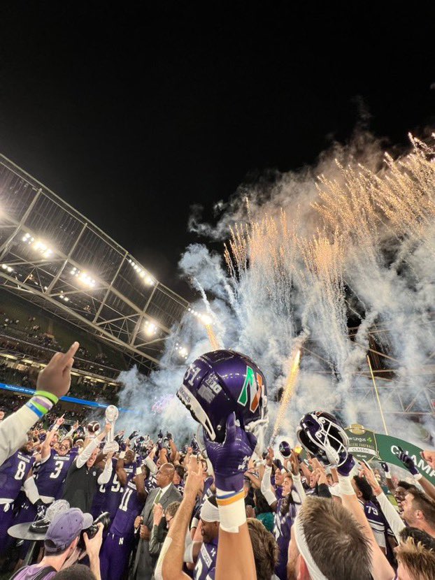 SportsOnTheLo's tweet photo. Went to Ireland and got the DUB(lin) 
🇮🇪☘️

Oh, I’m so ‘lucky’ college football is back #GoCats 💜 https://t.co/4EOMgsLL05