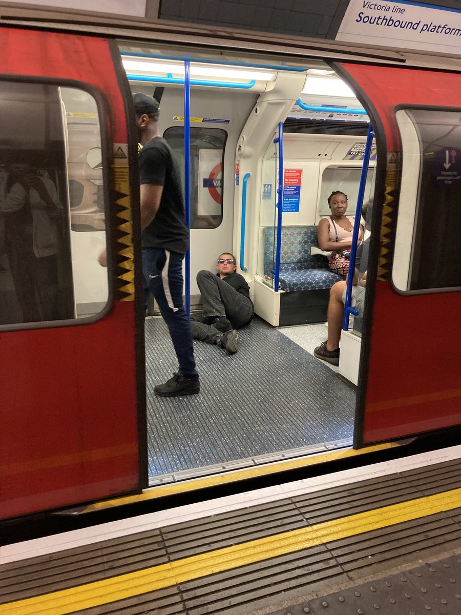 TabbanLak's tweet photo. Welcome to #London
#لندنيات https://t.co/8VmsO1MoDg
