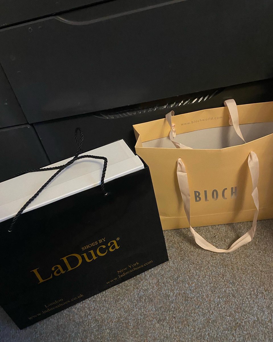 isabel4451's tweet photo. All ready for year 2,Can’t wait for September. Very excited to dance in the Laura 3 inch boot @laducashoesuk @laducashoes #performer #laducashoes #musicaltheatre #london #newyork #dancer #actor #singer #dramacollege #nycdancer #londondancer #westend #broadway #theater 🖤 https://t.co/oIP59NUmna