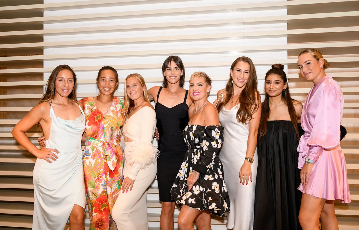 matteksands's tweet image. Thank you all for being part of the first “Ladies Night in The City” event…Much more to come!! #strongwomen #gamesetmattek #usopen  @WTA @shiffonco @usopen @MorganStanley @FreshVineWine @missionceviche