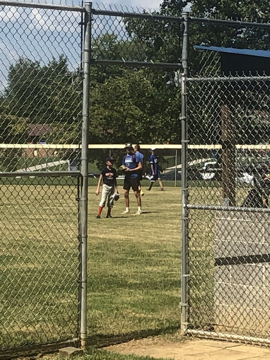 Thank you to <a href="/Karns_Baseball/">Karns High Baseball</a> for coming out today and putting on a little league clinic for the Fall ball players.  My son and his friends had a great time working on their skills.