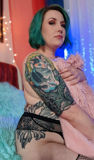 Happy Subby Saturday, y'all DM me for my latest availability or an invite to our Discord servers. #LinkInBio<a href="/tag/linkinbio"class="tags"><span>#linkinbio</span></a><a href="/tag/tattoo"class="tags"><span>#tattoo</span></a><a href="/tag/milf"class="tags"><span>#milf</span></a><a href="/tag/curvychicks"class="tags"><span>#curvychicks</span></a><a href="/tag/submissve"class="tags"><span>#submissve</span></a>