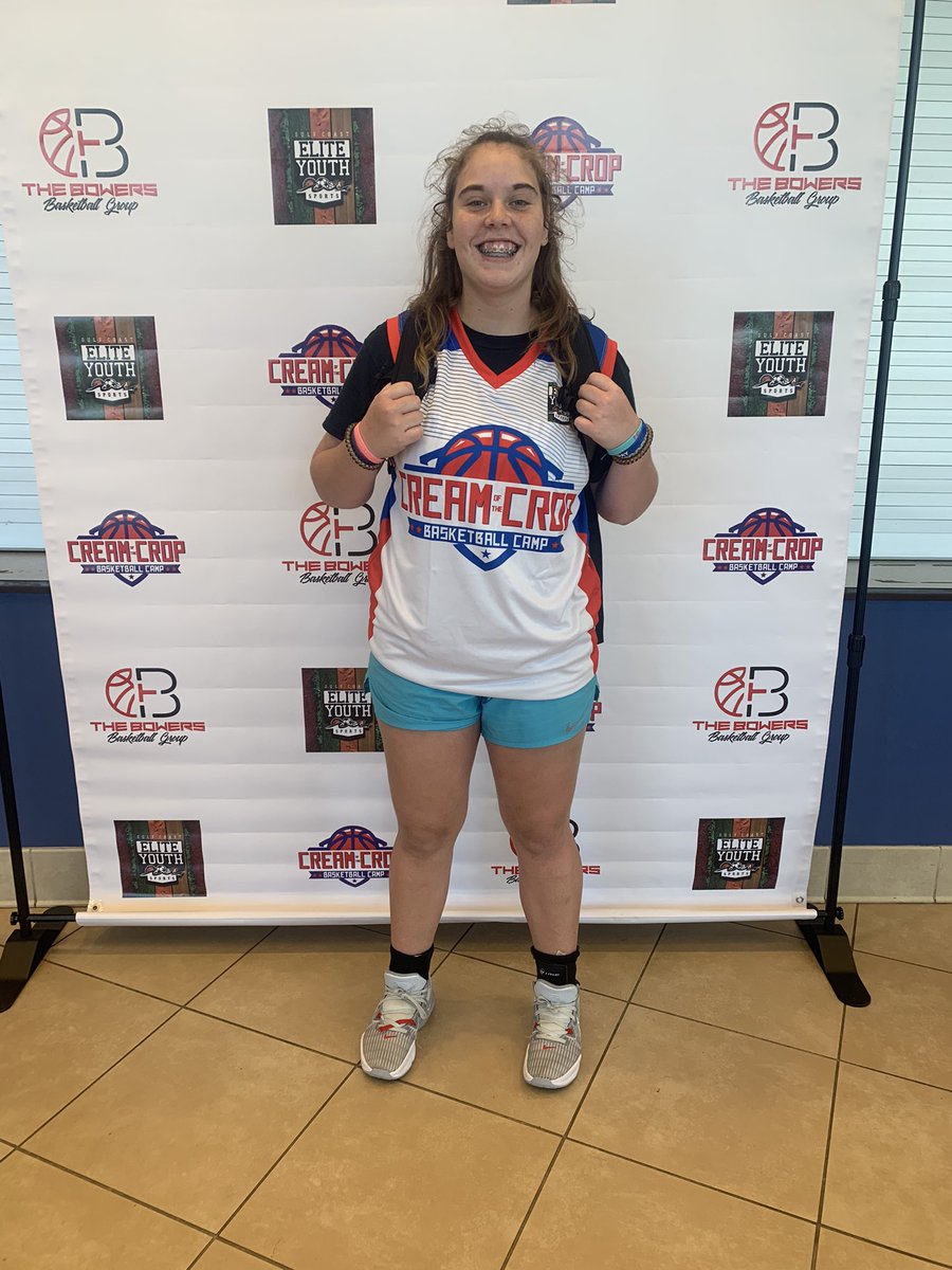 JolieKateCox4's tweet photo. Had an awesome time at the Cream of the Crop Top 20 camp! Thanks @tjbowers15 for the invite. @CoachRuckerTSBO @BucksJonesElite @ChelseaHussey2  @athingsmcarthur  @amoryhoops https://t.co/N9jhYQjfCq