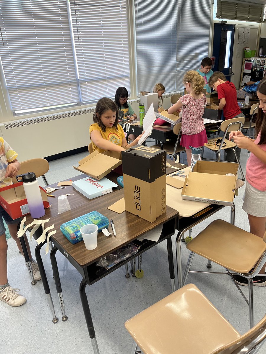 MLHles's tweet photo. 4th graders creating their plant mazes for Science! So much creativity and patience! @FCPSBFockler @LESFCPS https://t.co/xoWimUUbS0