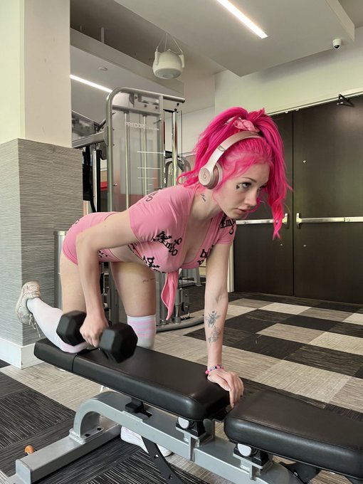 Would anyone want the panties I work out in💗🙊 https://t.co/i0igvBkacm
