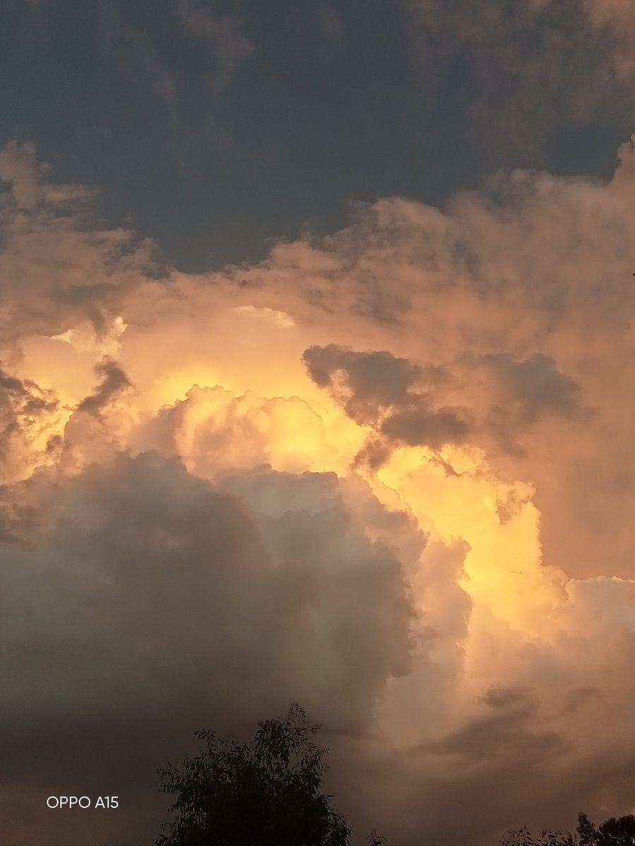 _So_7's tweet photo. Clouds>>>3✨☁ https://t.co/ToeqGlBfsd