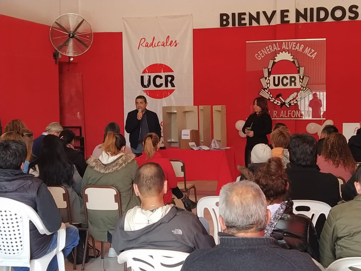 AlvearGral's tweet photo. Hoy se realizó una capacitación sobre Boleta Única en el Comité Departamental 

Estuvieron presentes los legisladores Leonardo Viñolo, José Vilches y Evelin Pérez 

#capacitación #boletaúnica #ucr https://t.co/WLFsuiIYnV